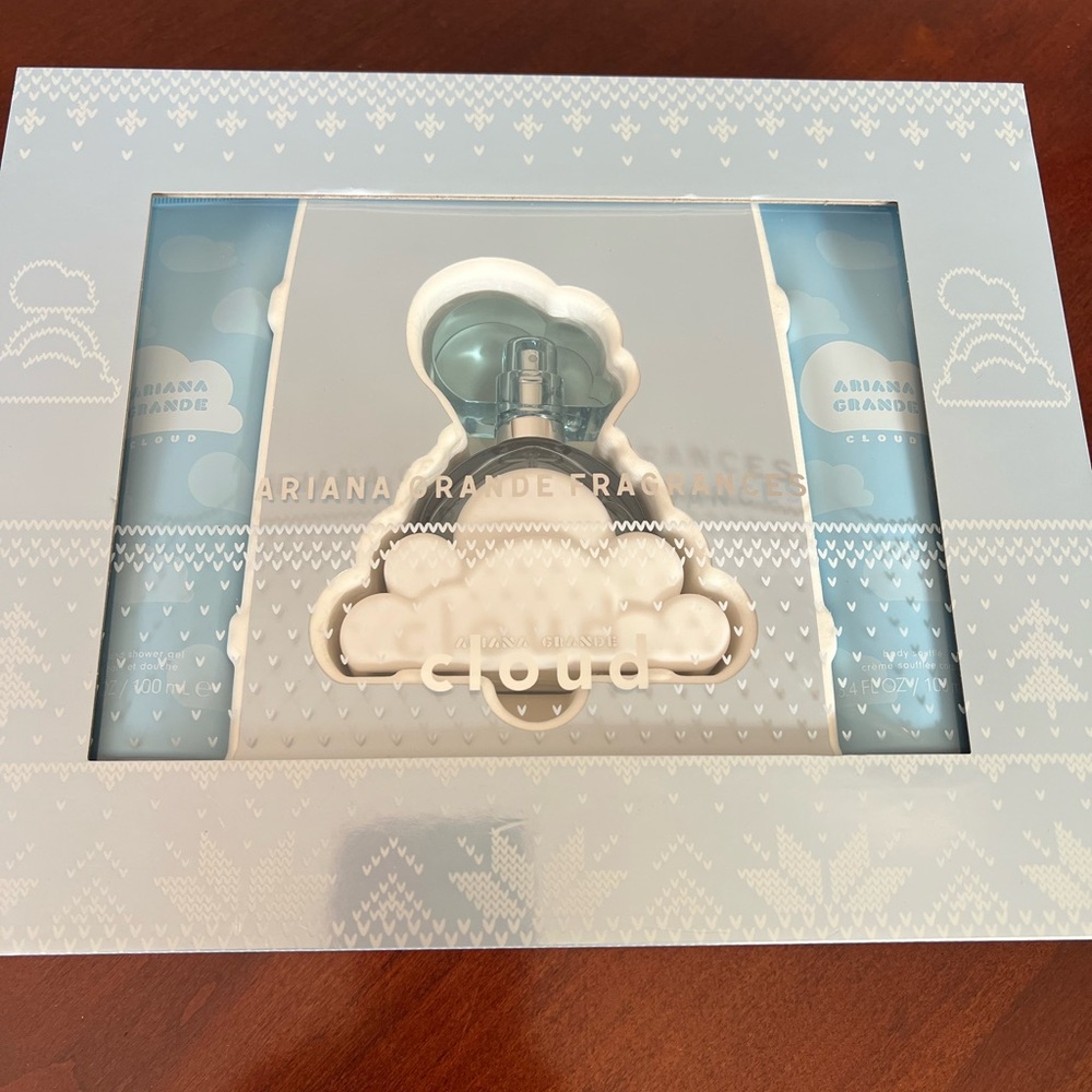 Ariana Grande Cloud Perfume 3 piece set. Price is firm. Discounted shipping.